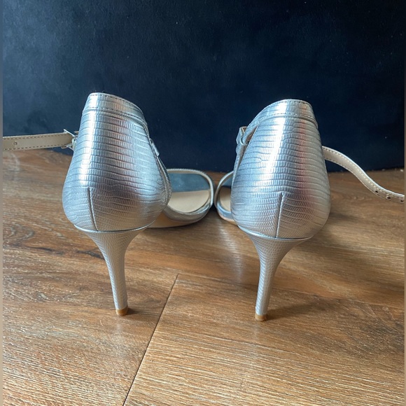 Aldo Silver Heels - Picture 2 of 5